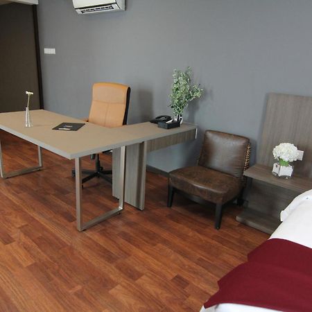 Nexus Business Suite Hotel Σαχ Αλάμ Δωμάτιο φωτογραφία